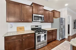 822 Riley Ln, Greensboro, NC 27455 - Photo 11