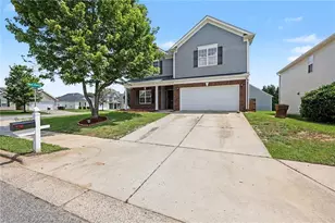 4501 Wolf Run Dr, Greensboro, NC 27406 - Photo 5