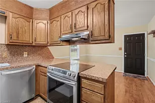 3212 Flanders Ct, High Point, NC 27265 - Photo 7