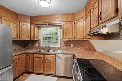 3212 Flanders Court, High Point, NC 27265 - Photo 7