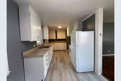 437 26th Street, Winston-Salem, NC 27105 - Photo 3