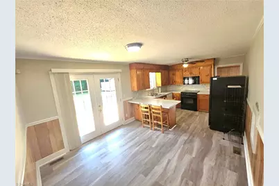 118 Pickshin Avenue, Dobson, NC 27017 - Photo 9