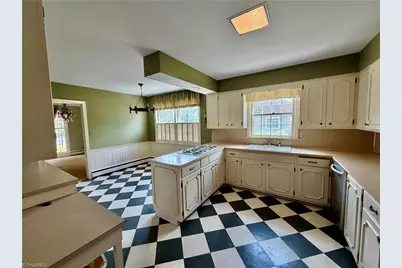 3921 Madison Avenue, Greensboro, NC 27410 - Photo 11