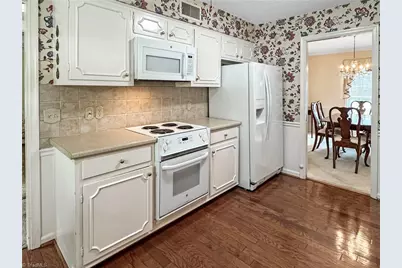 2009 Westover Terrace, Burlington, NC 27215 - Photo 11