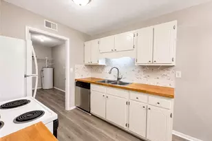 2235 Sunderland Rd, Winston-Salem, NC 27103 - Photo 7