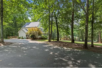 6275 Raven Forest Court, Winston-Salem, NC 27105 - Photo 37