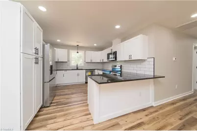 2934 S Stratford Road, Winston-Salem, NC 27103 - Photo 7