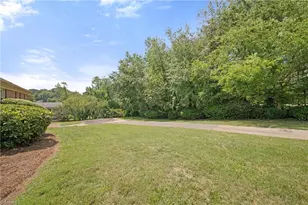 2801 Deerwood Dr, Winston-Salem, NC 27103 - Photo 27