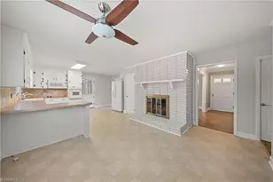 2801 Deerwood Dr, Winston-Salem, NC 27103 - Photo 9