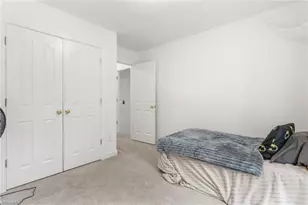 2000 Warwickshire Dr, Greensboro, NC 27455 - Photo 31