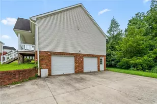 4381 Stone Forest Ct, Winston-Salem, NC 27105 - Photo 27