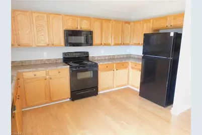 8 Rockport Court, Greensboro, NC 27406 - Photo 5