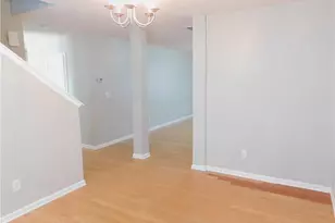 8 Rockport Ct, Greensboro, NC 27406 - Photo 3