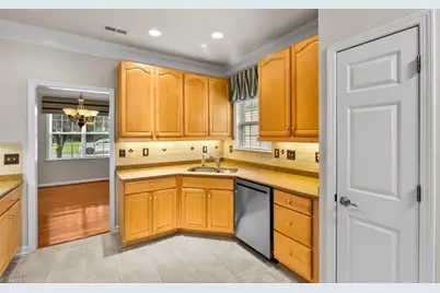 132 Heritage Hill Drive, Jamestown, NC 27282 - Photo 11