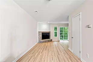 165 Forest View Dr, Winston-Salem, NC 27104 - Photo 7