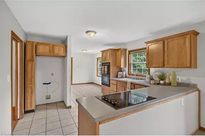 6135 Narrow Way Lane, Winston-Salem, NC 27105 - Photo 9