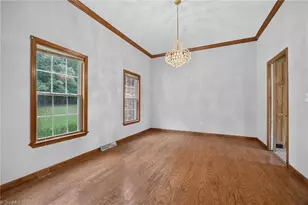 6135 Narrow Way Ln, Winston-Salem, NC 27105 - Photo 3