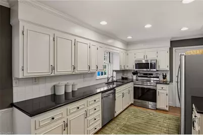 954 Vernon Avenue, Winston-Salem, NC 27106 - Photo 9