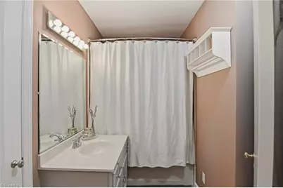 954 Vernon Avenue, Winston-Salem, NC 27106 - Photo 19