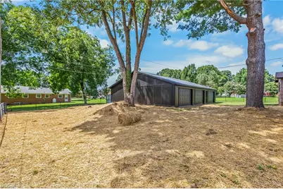 117 Hinshaw Avenue, Yadkinville, NC 27055 - Photo 37