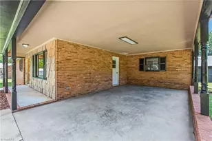117 Hinshaw Ave, Yadkinville, NC 27055 - Photo 15