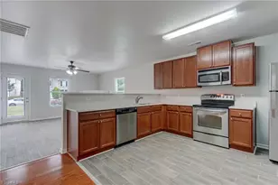 5955 Odenton Ln, Pfafftown, NC 27040 - Photo 11