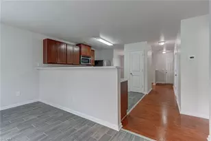 5955 Odenton Ln, Pfafftown, NC 27040 - Photo 9
