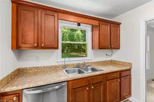 3913 Enterprise Rd, Lexington, NC 27295 - Photo 9
