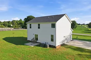 104 Hemlock Ln, State Road, NC 28676 - Photo 35