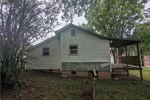 105 Cherry St, Reidsville, NC 27320 - Photo 1