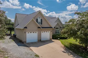3146 Clear Ridge Dr, Trinity, NC 27370 - Photo 5