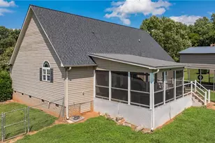 3146 Clear Ridge Dr, Trinity, NC 27370 - Photo 9