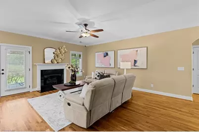 4898 Forest Oaks Drive, Greensboro, NC 27406 - Photo 9