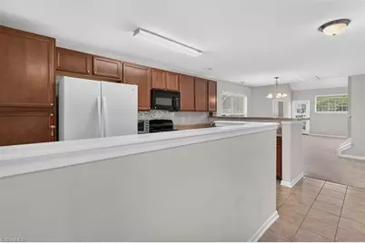 350 Robyns Glen Circle, Greensboro, NC 27409 - Photo 3