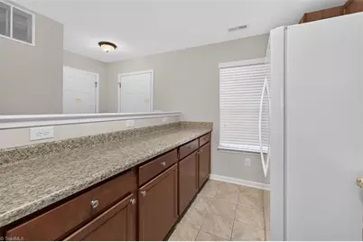 350 Robyns Glen Circle, Greensboro, NC 27409 - Photo 5