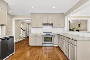 1106 McDowell Dr, Greensboro, NC 27408 - Photo 9