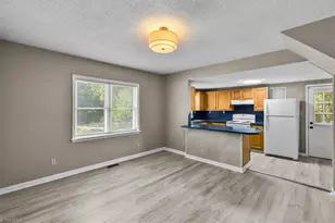 1025 Lawson St, Eden, NC 27288 - Photo 9