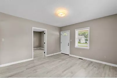 1025 Lawson Street, Eden, NC 27288 - Photo 5