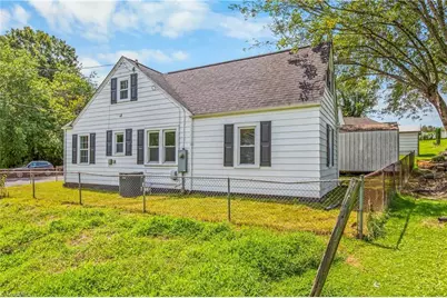 220 Broad Street, Mount Airy, NC 27030 - Photo 23