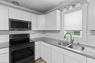 220 Broad St, Mount Airy, NC 27030 - Photo 11