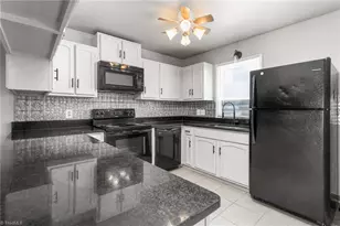 517 Tate St, Greensboro, NC 27403 - Photo 9
