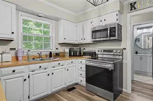 3701 Sagamore Dr, Greensboro, NC 27410 - Photo 9