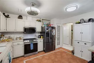 5325 Summerwood Dr, Greensboro, NC 27455 - Photo 13