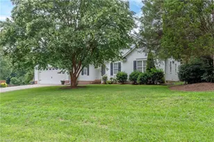 6630 Valley Oak Dr, Clemmons, NC 27012 - Photo 3