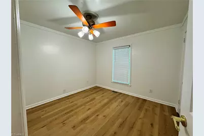 5121 W Wendover Avenue, Jamestown, NC 27282 - Photo 25