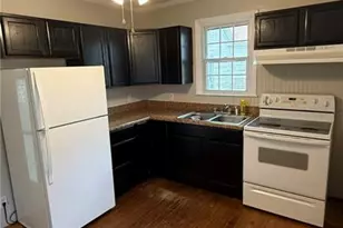 300 Dameron St, Eden, NC 27288 - Photo 3