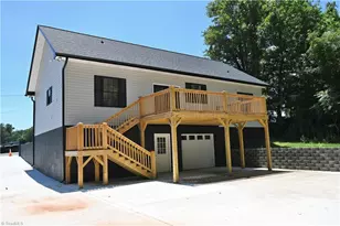 129 E Oakdale St, Mount Airy, NC 27030 - Photo 21