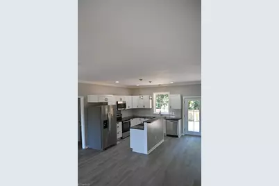 129 E Oakdale Street, Mount Airy, NC 27030 - Photo 9