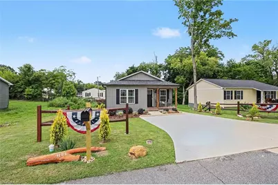 408 Jarrett Street, Thomasville, NC 27360 - Photo 3