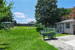5607 Wellsley Dr W, Greensboro, NC 27407 - Photo 37